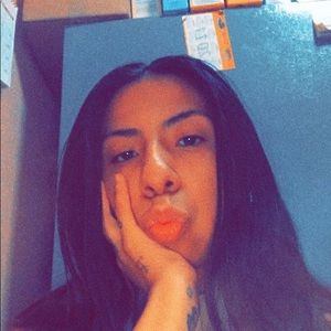 Meet your Posher, Alexandra